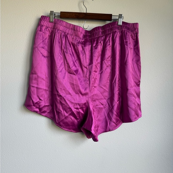 Eesome High Waist Magenta Shorts - Picture 3 of 3